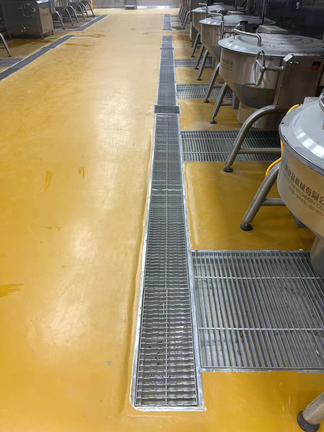 卤制品厂安装完成现场